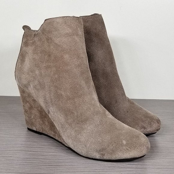Dolce Vita 'Gracie' Wedge Bootie, Dark Taupe Suede, Womens Size 7.5 M - Picture 3 of 9
